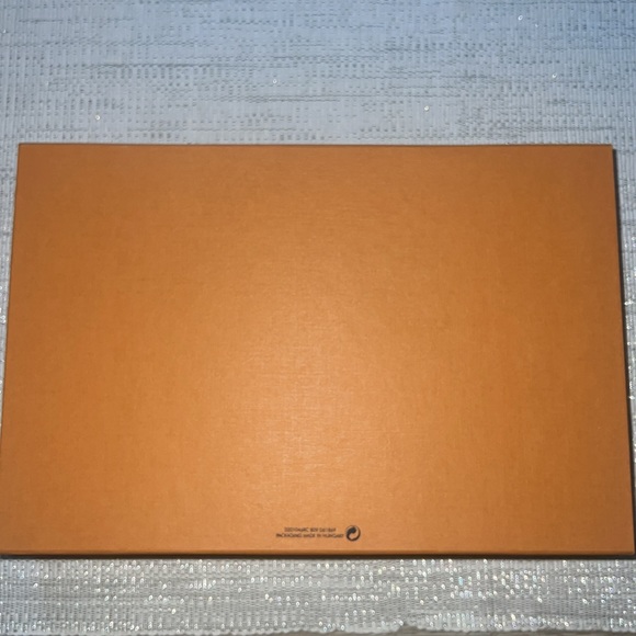 Authentic Louis Vuitton 3 piece set: gift box, ribbon Tissue Paper + Bag - Picture 3 of 7